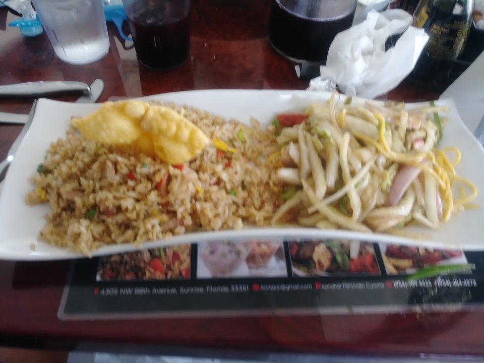 Tallarin Saltado Especial Konakai